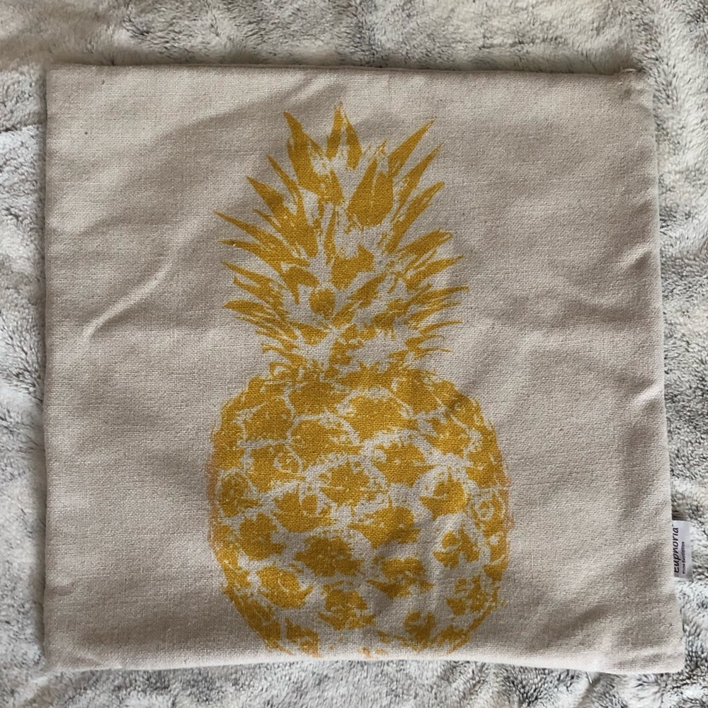 Accent pillow cover. Fits 18” x 18” pillow.